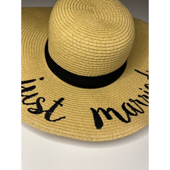 NWT Just Married Oversized Beach Hat, Wide Brim Sun Hat, Honeymoon Hat - Picture 6 of 7